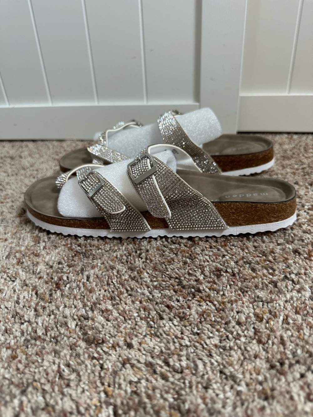 Madden Girl Brycee-R Rhinestone Footbed Sandals Women’s Size 9 - Picture 3 of 7